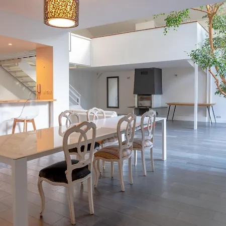 Architect House Near Paris アパート